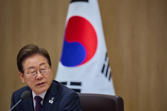 이재명 대통령이 10일 서울 용산 대통령실에서 국무회의를 주재하고 있다. [대통령실 제공]